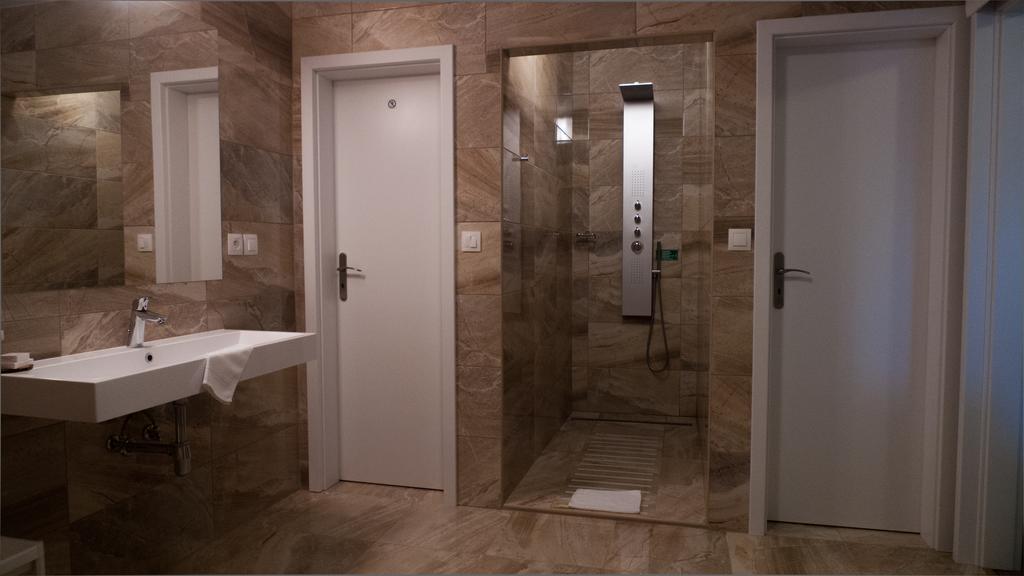 A7 Apartments Komarno Ngoại thất bức ảnh